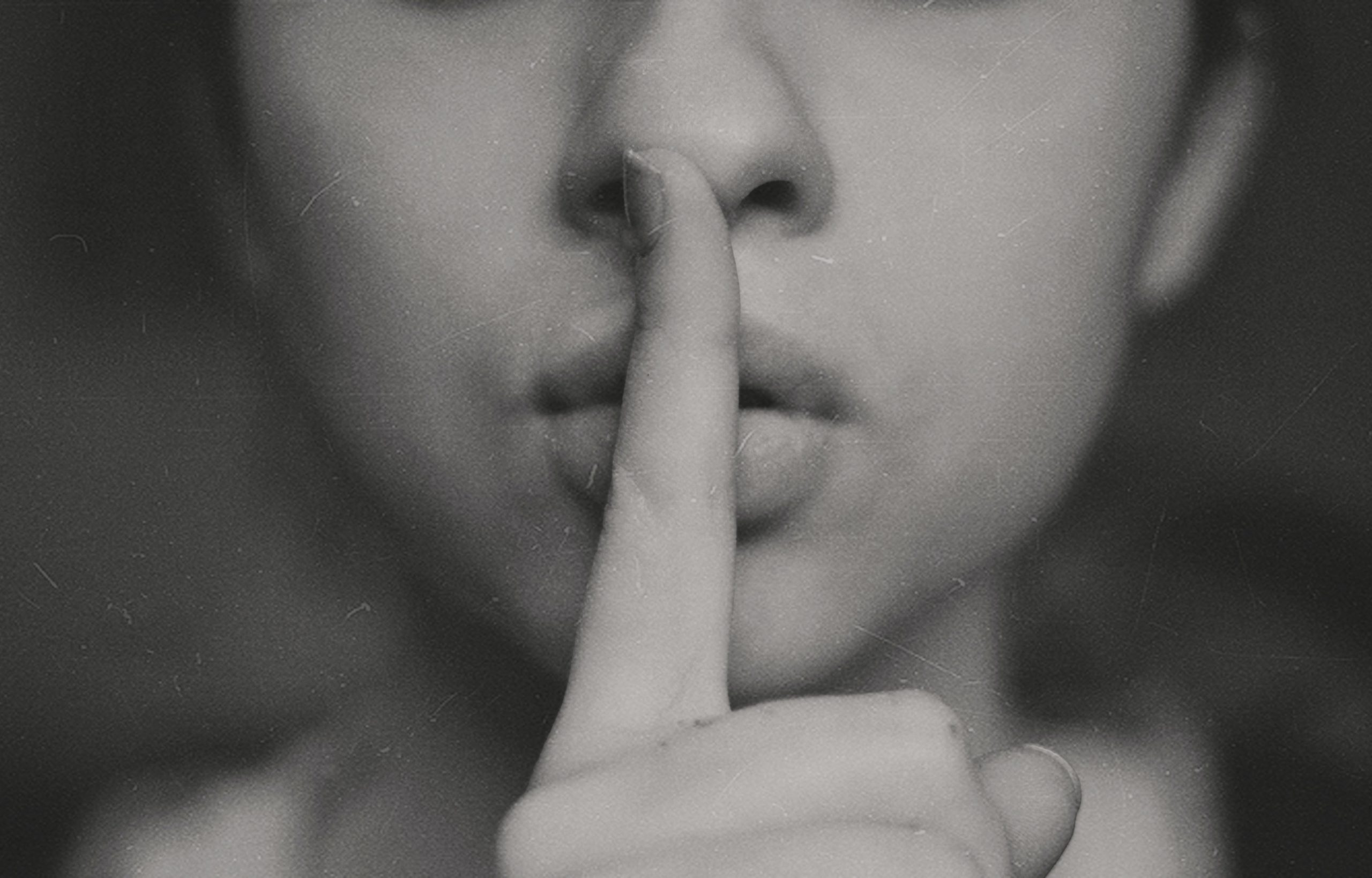 Intelligence whistleblower publishes op-ed on election interference